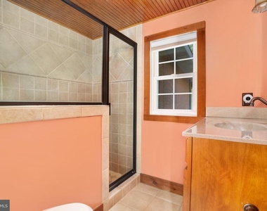 104 Laurel Lane - Photo Thumbnail 21