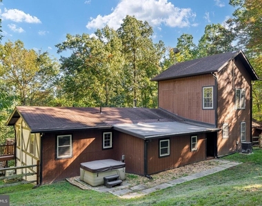104 Laurel Lane - Photo Thumbnail 29