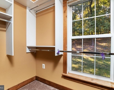 104 Laurel Lane - Photo Thumbnail 16
