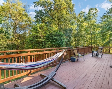 104 Laurel Lane - Photo Thumbnail 2