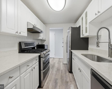 4600 Duke Street - Photo Thumbnail 12