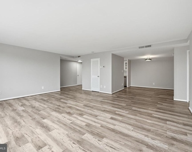 4600 Duke Street - Photo Thumbnail 8