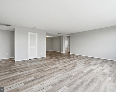 4600 Duke Street - Photo Thumbnail 7