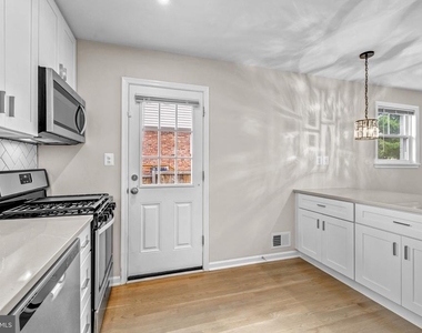 3930 Vermont Avenue - Photo Thumbnail 9