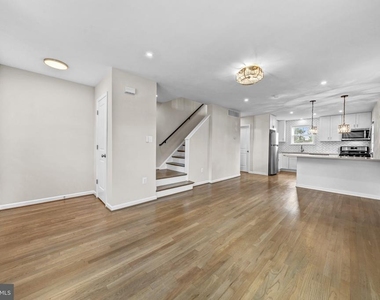3930 Vermont Avenue - Photo Thumbnail 5