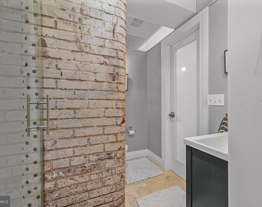 1210 Queen Street - Photo Thumbnail 24