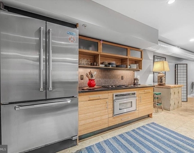 1210 Queen Street - Photo Thumbnail 12