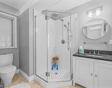 1210 Queen Street - Photo Thumbnail 19