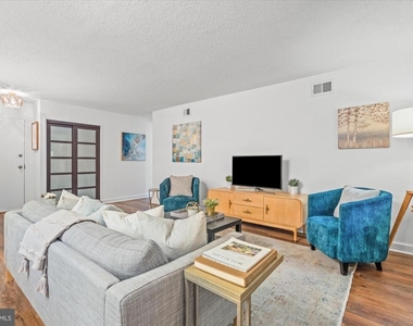 1730 Arlington Boulevard - Photo Thumbnail 6