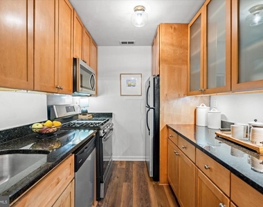 1730 Arlington Boulevard - Photo Thumbnail 10