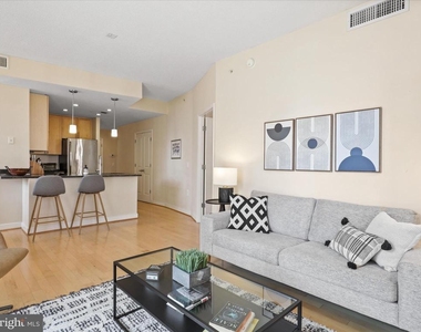 820 N Pollard Street - Photo Thumbnail 22