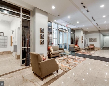 820 N Pollard Street - Photo Thumbnail 5