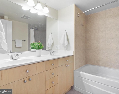 820 N Pollard Street - Photo Thumbnail 34