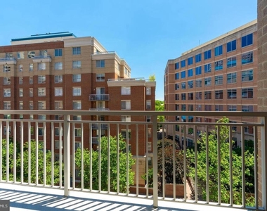 820 N Pollard Street - Photo Thumbnail 25