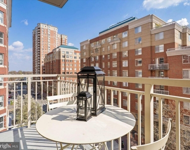 820 N Pollard Street - Photo Thumbnail 24