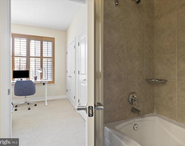 820 N Pollard Street - Photo Thumbnail 12