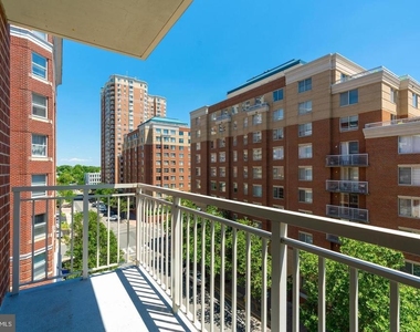 820 N Pollard Street - Photo Thumbnail 26