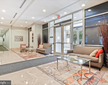 820 N Pollard Street - Photo Thumbnail 6