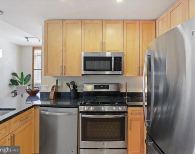 820 N Pollard Street - Photo Thumbnail 17