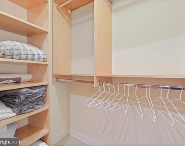 820 N Pollard Street - Photo Thumbnail 36