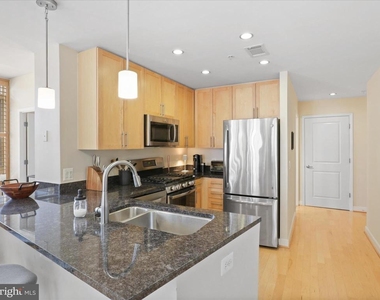 820 N Pollard Street - Photo Thumbnail 18