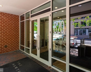 820 N Pollard Street - Photo Thumbnail 4