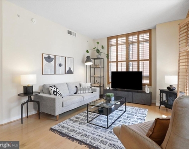820 N Pollard Street - Photo Thumbnail 20
