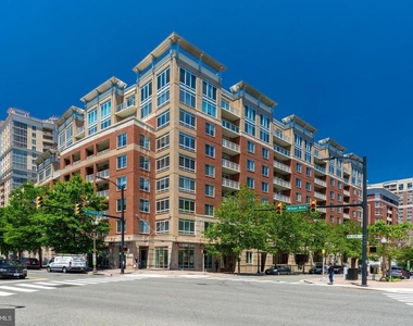 820 N Pollard Street - Photo Thumbnail 46