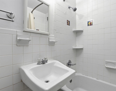 1111 N Arlington Boulevard - Photo Thumbnail 10