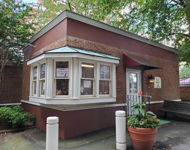 1111 N Arlington Boulevard - Photo Thumbnail 13