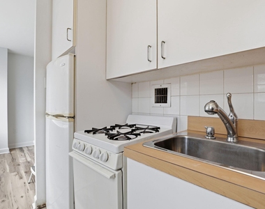 1111 N Arlington Boulevard - Photo Thumbnail 8