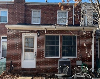 1047 N Monroe Street - Photo Thumbnail 7