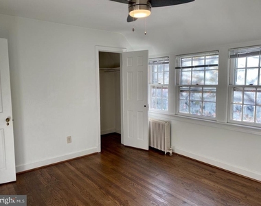 1047 N Monroe Street - Photo Thumbnail 11