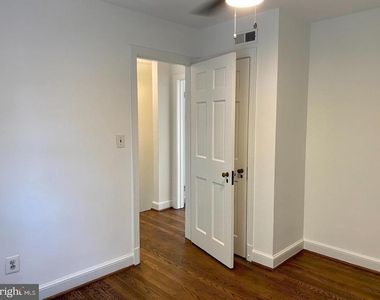1047 N Monroe Street - Photo Thumbnail 13