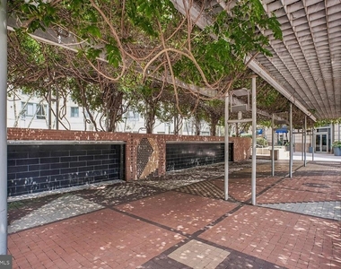 851 Glebe N - Photo Thumbnail 31