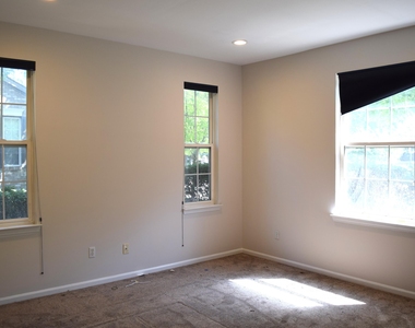 1566 Heron Circle - Photo Thumbnail 9