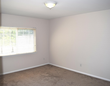 1566 Heron Circle - Photo Thumbnail 16