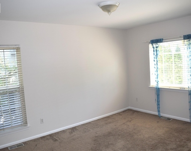 1566 Heron Circle - Photo Thumbnail 14