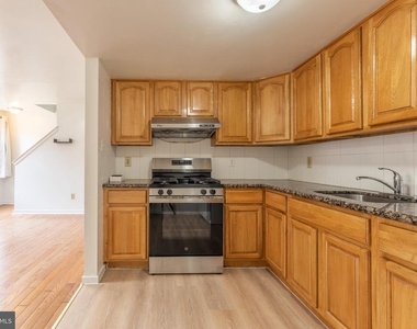 304 N 8th Street - Photo Thumbnail 4