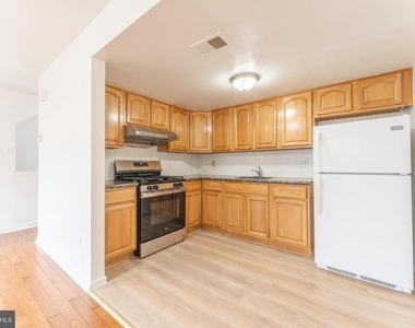 304 N 8th Street - Photo Thumbnail 5
