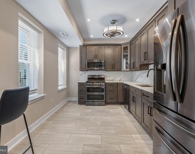 614 S 15th Street - Photo Thumbnail 1
