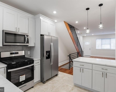 2445 S Rosewood Street - Photo Thumbnail 12