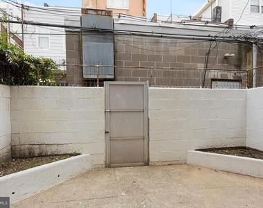 2445 S Rosewood Street - Photo Thumbnail 25