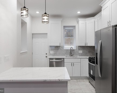 2445 S Rosewood Street - Photo Thumbnail 8