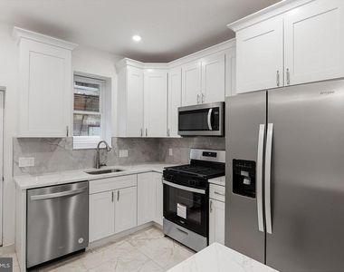 2445 S Rosewood Street - Photo Thumbnail 10