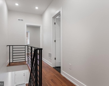2445 S Rosewood Street - Photo Thumbnail 19