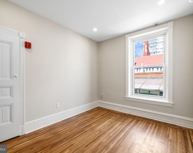 2311 Green Street - Photo Thumbnail 5