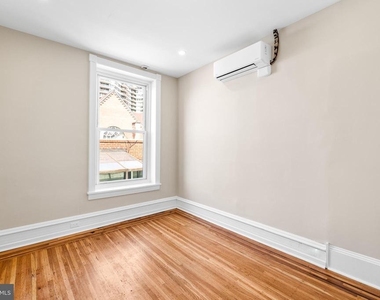 2311 Green Street - Photo Thumbnail 7