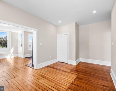 2311 Green Street - Photo Thumbnail 3