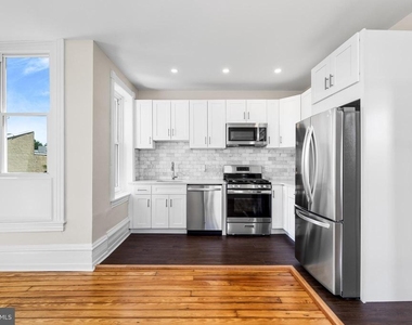 2311 Green Street - Photo Thumbnail 2